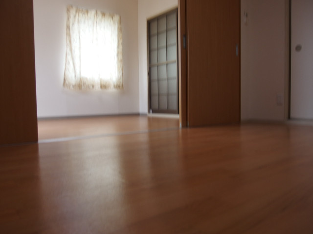 レジデンス翔の洋室