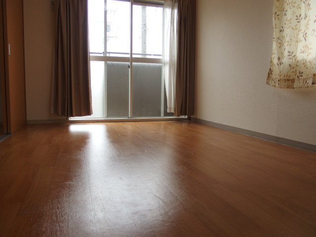 レジデンス翔の居間・リビング