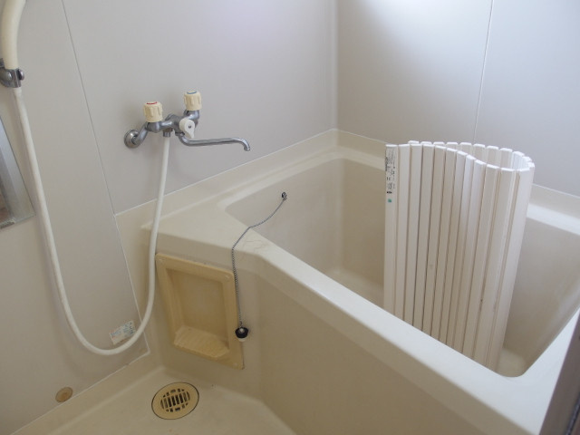 レジデンス翔の浴室