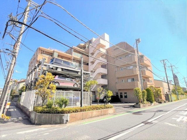 レーベンハイム西新井参番館