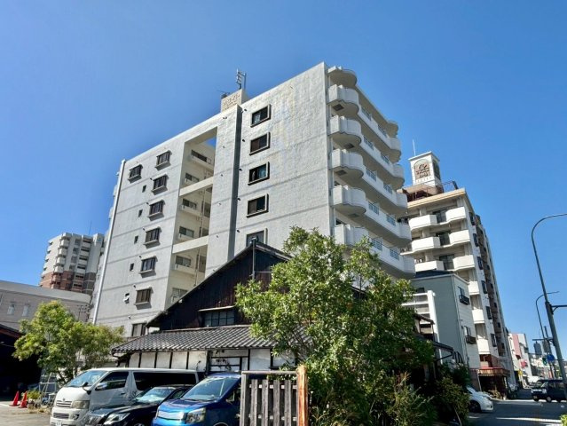 ホワイトシャトー小林