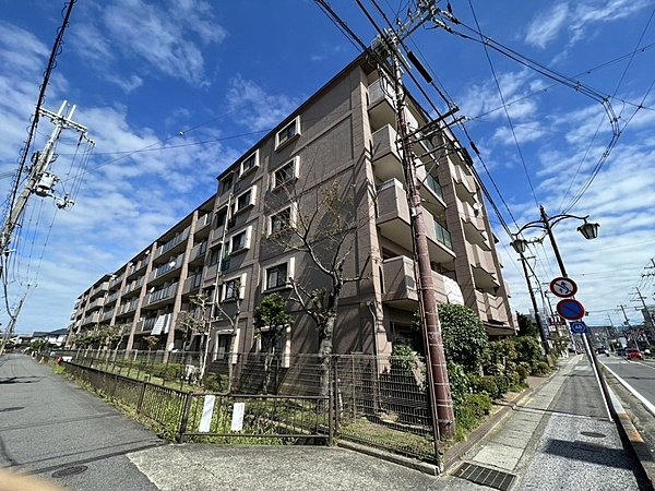 グラン・ブルー近江八幡の外観