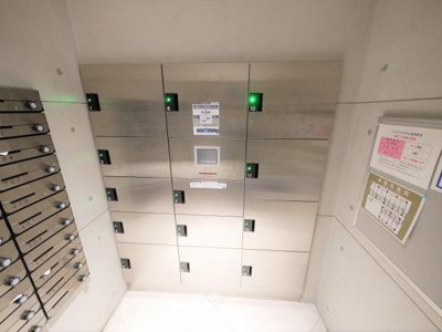【その他共用部分】 | S-RESIDENCE緑橋駅前 | 宅配ボックスです
