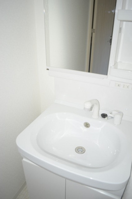 【洗面所】 | S-RESIDENCE緑橋駅前 | 忙しい朝には欠かせない洗面所です