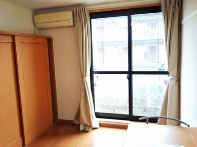 【居間・リビング】 | レオパレスメゾンオドラント | 画像3