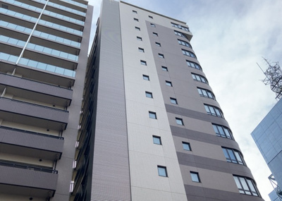 【外観】 | クリオレジダンス八王子ザ・マークス | ＲＣ造、Reinforced Concreteは直訳すると補強されたコンクリートです。主に柱や梁・床・壁が鉄筋とコンクリートで構成おり、鉄筋を組んだ型枠にコンクリートを流し込んで固めたものを指します。