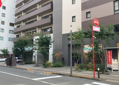 【外観】 | クリオレジダンス八王子ザ・マークス | 外観はマンション管理がされているかの目安になります。築年数が古いと、壁面は劣化してひび割れが生じることも！建物が古びていても細かいところが修繕されていると、きちんと管理されているなぁと感じるでしょう。