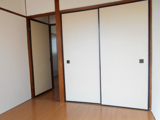 水谷ビルの洋室