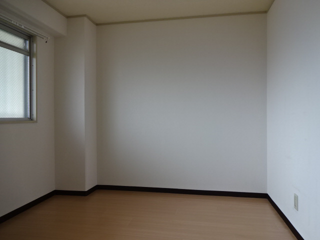 姫路市岡町の賃貸マンションの寝室