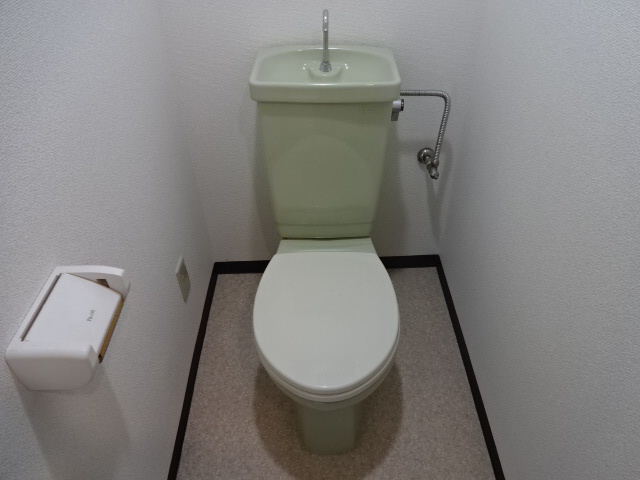 姫路市岡町の賃貸マンションのトイレ