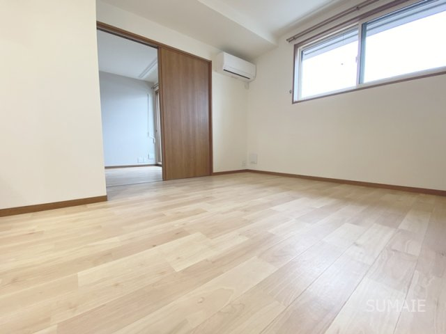 ミーシグの居間・リビング|きれいなフローリングです！
