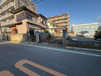 【前面道路含む現地写真】 | 川越市熊野町　建築条件なし売地　「上福岡駅」徒歩12分　敷地87坪　【高階南小学区】