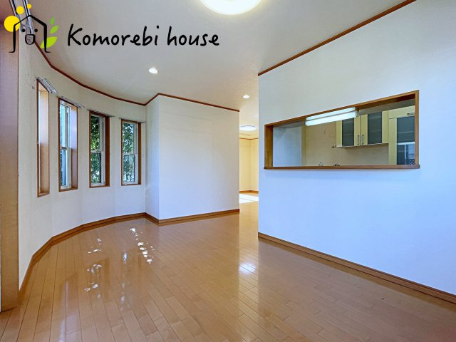 蓮田市西新宿4丁目　中古一戸建ての居間・リビング|26.2.2撮影済み