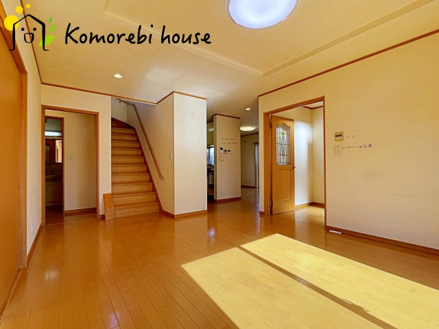 蓮田市西新宿4丁目　中古一戸建ての居間・リビング|26.2.2撮影済み