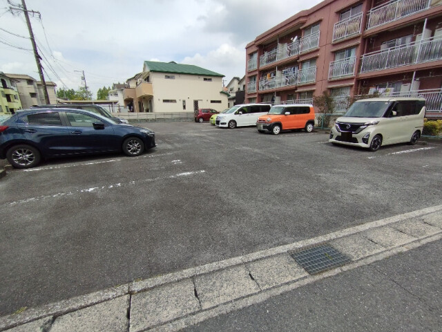 パークハイツかけひの駐車場