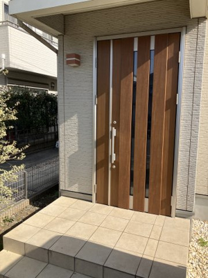 【エントランス】 | 美大通貸家