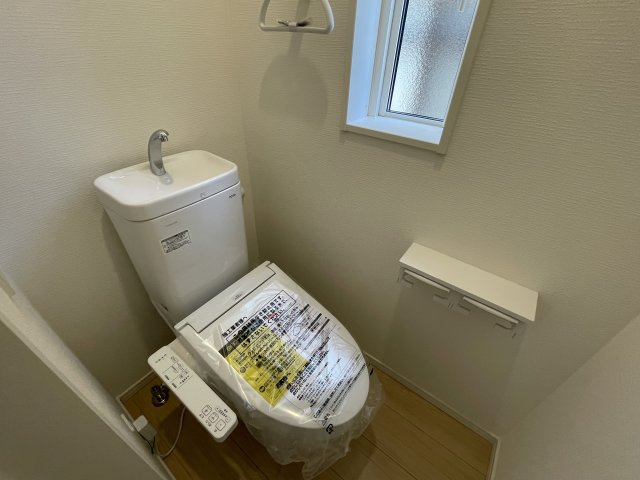 【新築戸建て】秋田市仁井田二ツ屋第1のトイレ|1階・2階にトイレを設置。家族の生活リズムに合わせて使えて、プライバシーにも配慮◎