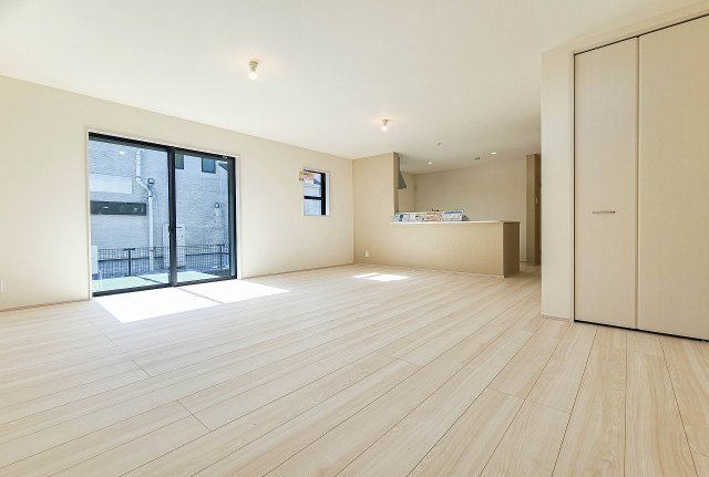 【居間・リビング】 | 横浜市泉区和泉町 新築戸建 全1棟