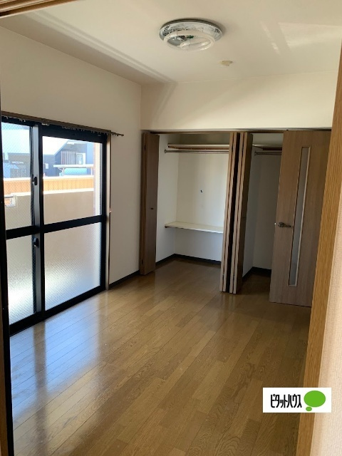 サニーコート市川の居間・リビング