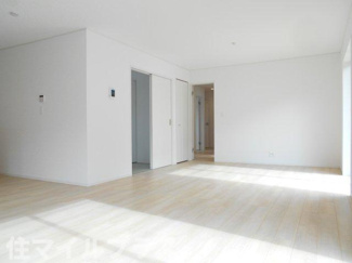 【居間・リビング】 | 白河市関辺新築一戸建て1棟 | ゆったり過ごせる居間です