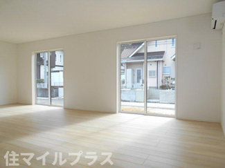 【居間・リビング】 | 白河市関辺新築一戸建て1棟 | ゆったりとした居間です