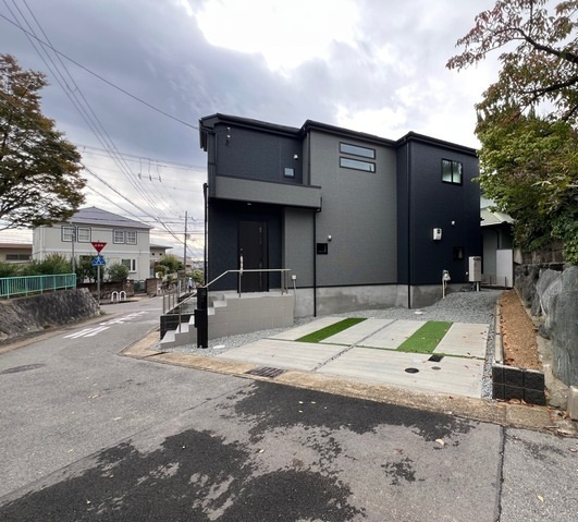 神戸市垂水区神陵台　新築一戸建て　ラスト1区画の前面道路含む現地写真|１号棟