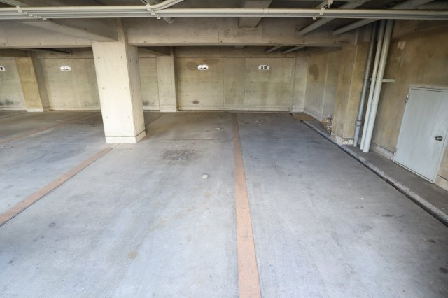 AMITY　SAKURAIの駐車場