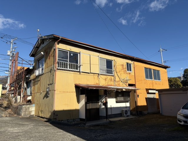 神奈川県秦野市　一棟アパート+戸建て+店舗+駐車場の外観