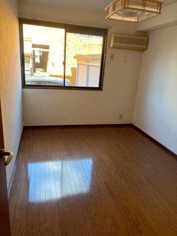 神奈川県秦野市　一棟アパート+戸建て+店舗+駐車場の内装