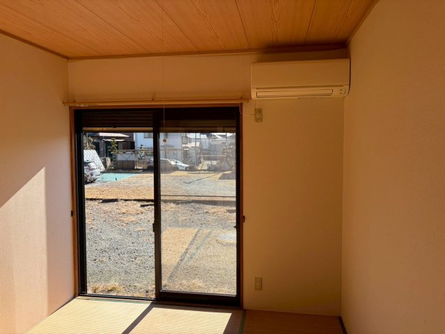 神奈川県秦野市　一棟アパート+戸建て+店舗+駐車場の内装