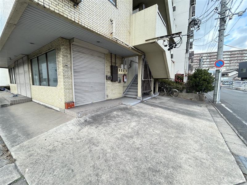 東海市　高横須賀町1丁目貸店舗・事務所の駐車場