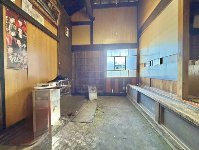 小美玉市橋場美中古物件【畑付き】の玄関