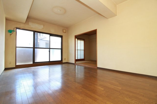 ロイヤルマンション緑丘Ⅱの居間・リビング