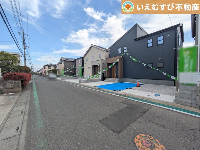 Livele Garden.S　深谷上野台第23の前面道路含む現地写真|安心の広々6ｍ前面道路
6ｍの前面道路はお車の駐車が楽々！すれ違える広さが確保されています♪