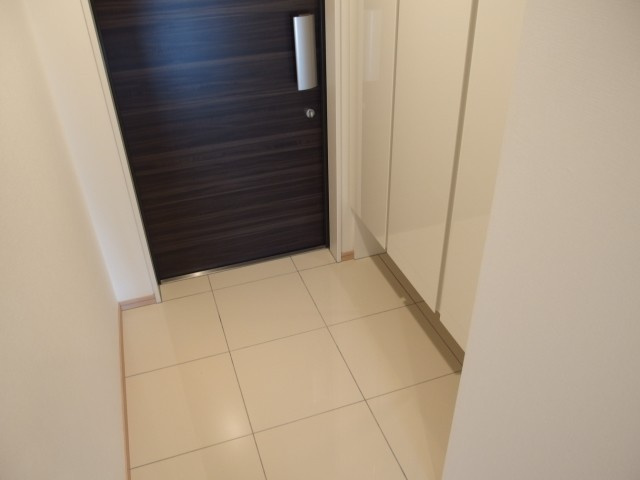 グリーンゲートレジデンスガーデンウィング　の玄関|同型イメージ