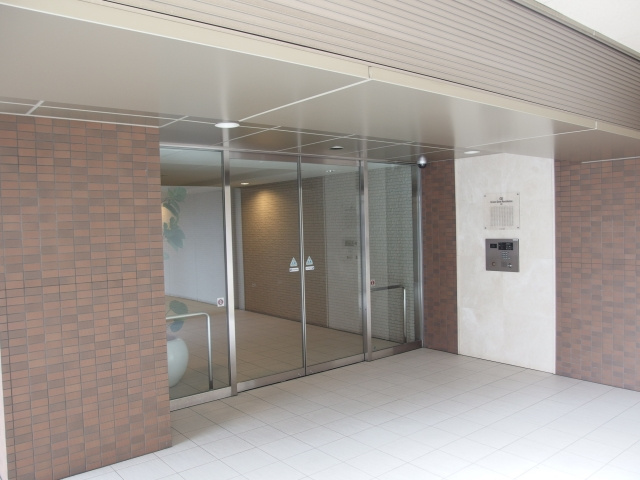 グリーンゲートレジデンスガーデンウィング　のエントランス