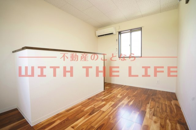 ikka豆津B棟の洋室|落ち着いた色調の洋室です