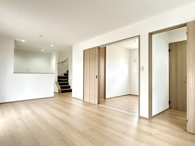 川越市中台2丁目　新築一戸建て　A号棟の居間・リビング|ゆったり過ごせるリビングです