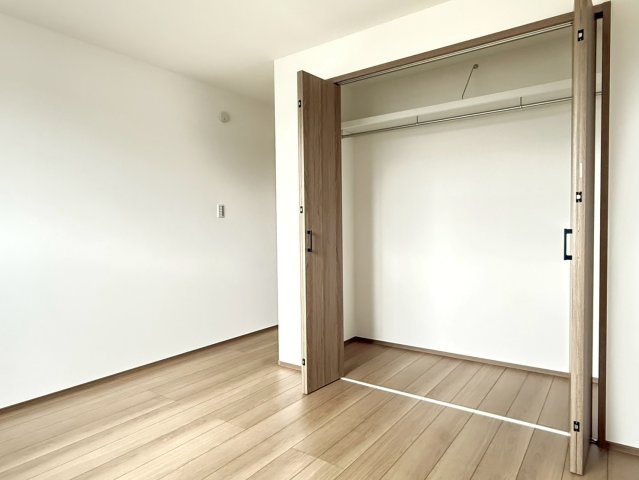 川越市中台2丁目　新築一戸建て　B号棟の寝室|落ち着いた色調の寝室です