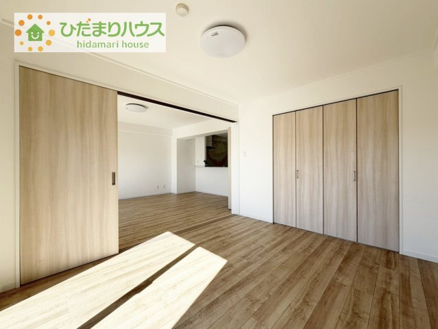 【寝室】 | 我孫子ビレジ３号棟 | 広めの主寝室は、ベッドの他にもパソコンデスクやドレッサーなども置けちゃいます(*^-^*)