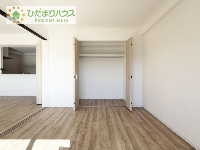 【収納】 | 我孫子ビレジ３号棟 | ハンガーパイプ付でお洋服の出し入れもラクラクです！