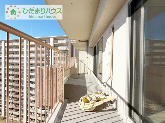 【バルコニー】 | 我孫子ビレジ３号棟 | 広々としたバルコニーは、大量の洗濯物を干しても余裕！お布団だって、家族全員分をいっきに干せますね(^O^)