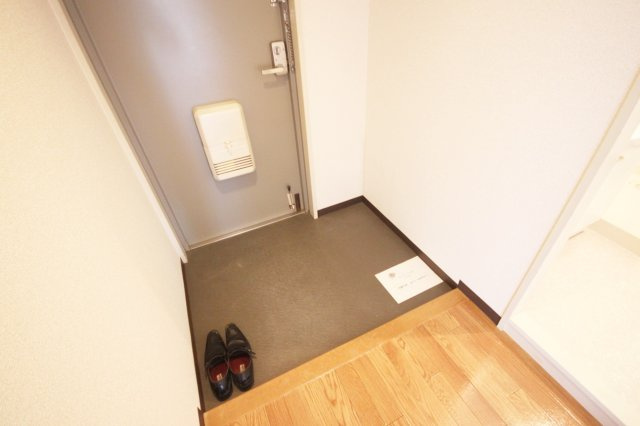 カルムエール乾の玄関