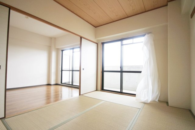 カルムエール乾の居間・リビング