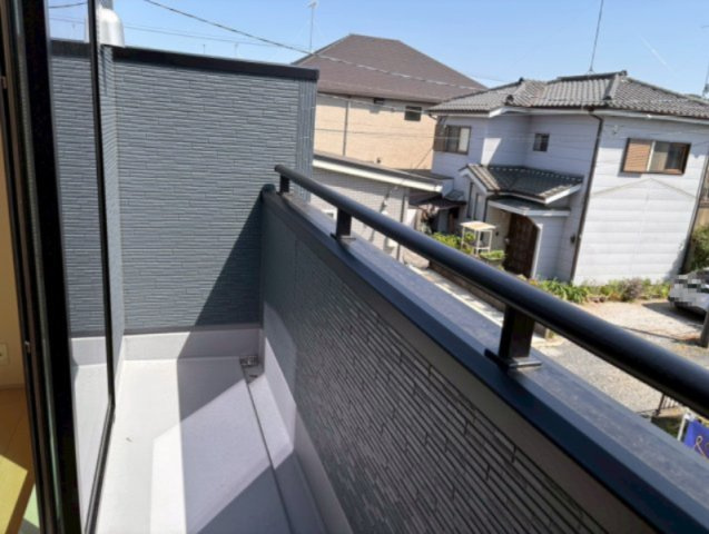 あきる野市引田♪敷地46坪超×長期優良住宅の角地|6.0帖洋室からのバルコニー