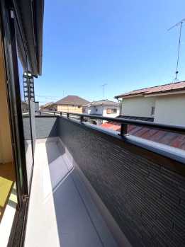 あきる野市引田♪敷地46坪超×長期優良住宅の角地のバルコニー|8.5帖洋室からのバルコニー
