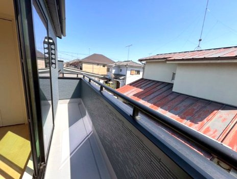 あきる野市引田♪敷地46坪超×長期優良住宅の角地のバルコニー|8.5帖洋室からのバルコニー