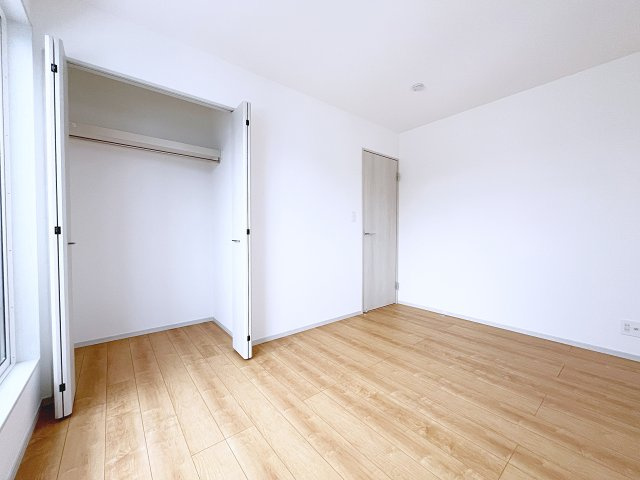 新築戸建・新築建売　西郷村小田倉字前原　小田倉小・西郷第二中の洋室|全居室収納完備！