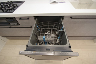 【キッチン】 | 【仲介手数料無料！！】稲城市坂浜　新築戸建て（全11棟）8号棟　5080万円 | ビルトイン食洗機