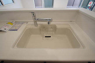 【キッチン】 | 【仲介手数料無料！！】稲城市坂浜　新築戸建て（全11棟）8号棟　5080万円 | 浄水器付き水栓